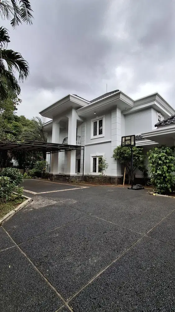 Rumah hoek Mewah di Kawasan Elit, Kebayoran Baru, Jakarta Selatan
