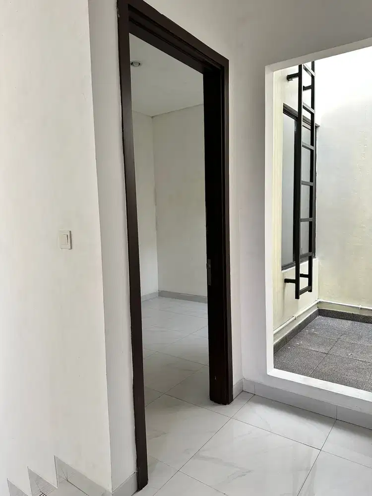 Disewakan rumah cluster 2 lantai furnish lengkap siap huni cakep