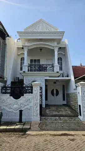 Rumah Modern Pakuwon City Siap Huni One Gate System