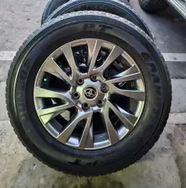 Velg OEM Fortuner R18 PCD6x139.7 Hyperblack. Velg Ban Dunlop 4pcs