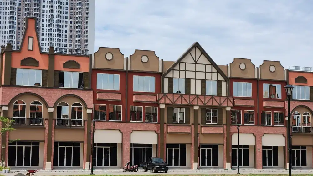 Ruko La Riviera Danau 2 Muka 3lt 4,5x12 Pik 2 Pantai Indah Kapuk