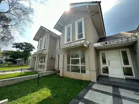 Rumah dijual di Suvarna sutera 3+1 Kamar tidur. Murah