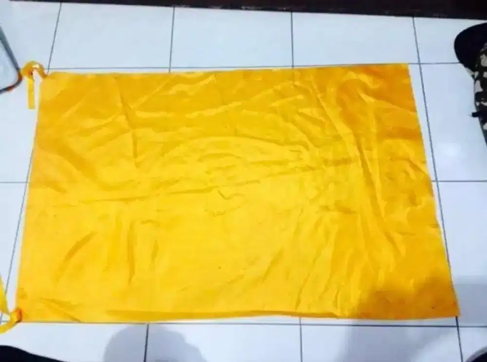 Bendera Kuning Polos