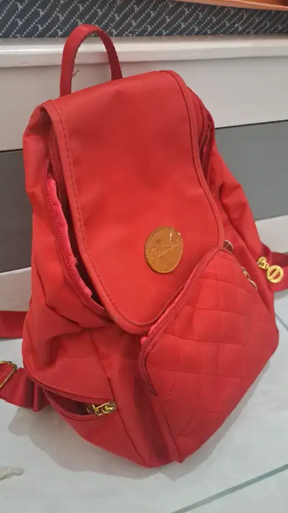 Tas ransel wanita warna merah