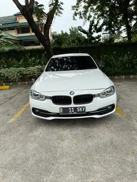 BMW 320i 2016 Bensin