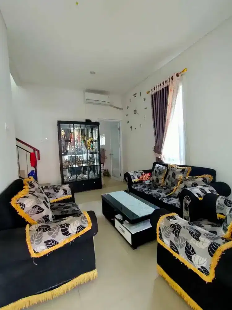 Rumah siap huni 2 lantai luas 12x15 180m2 type 3KT Metland Menteng Cak