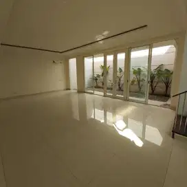 Rumah Ciamik 2 Lantai Lokasi Ritzville Pakuwon Indah