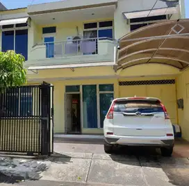 Rumah 2 lantai siap huni luas 10x19 190m2 Type 3+1KT di Taman Modern C
