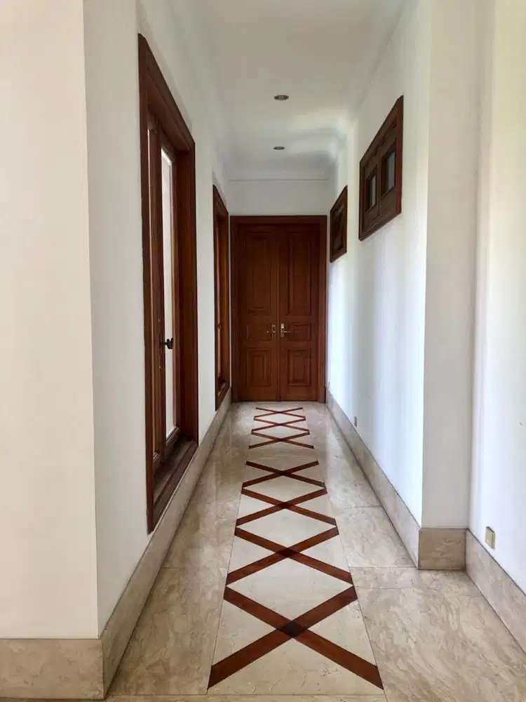Rumah bagus strategis di Tulodong Bawah - SCBD Jakarta Selatan