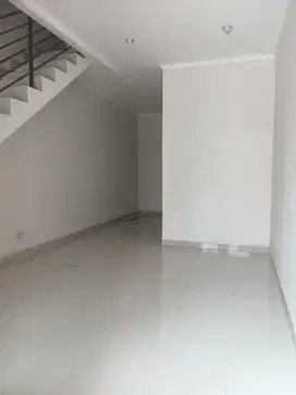 Dijual Cepat Harga bagus di taman Palem Lestari