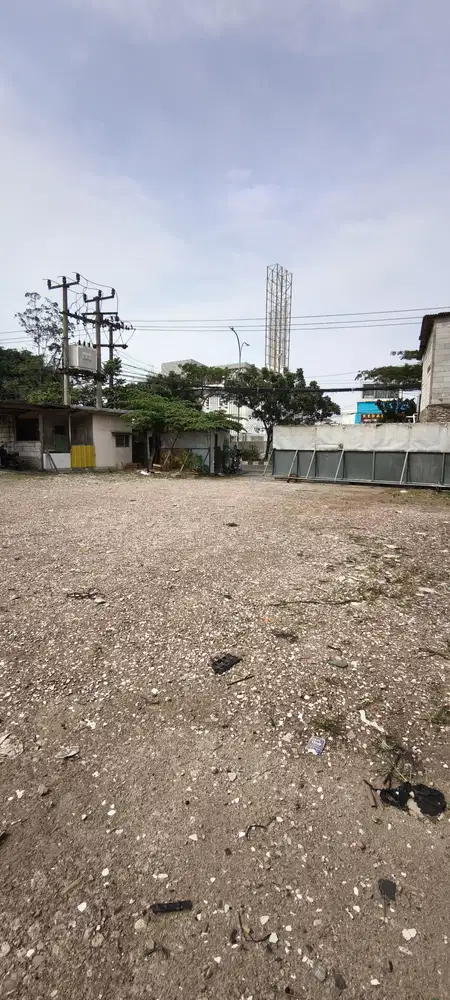 Disewakan Gudang Gandeng Jl. Halim Perdana Kusuma Jurumudi Tangerang
