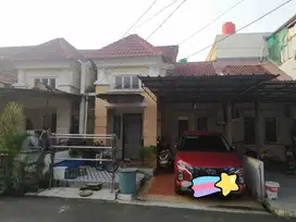Dijual rumah di taman royal 2