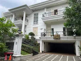 DI JUAL Rumah Mewah 7BR di Taman Tirta Golf, BSD City