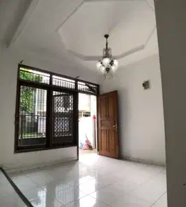 Rumah terawat siap huni di jalan deleg Bandung