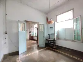 Rumah hitung tanah sangat strategis di mainroad  pasirkaliki bandung
