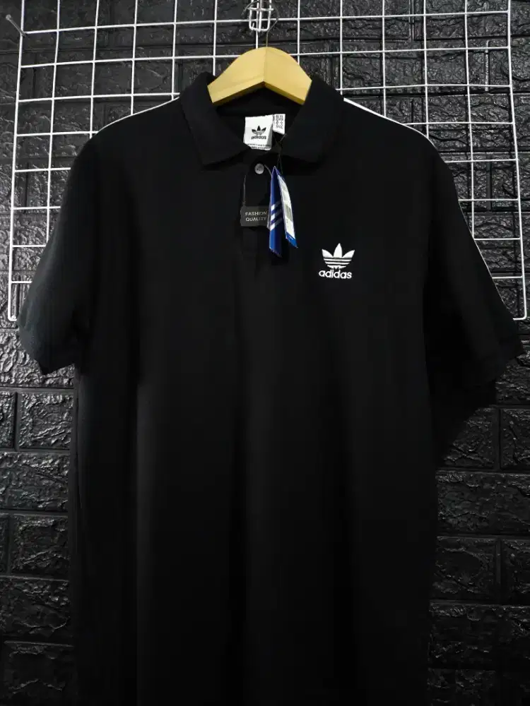 T-shirt kerah Adidas hitam putih size XL