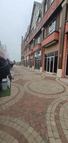 Disewakan Ruko La Riviera PIK 2 Hadap Danau
