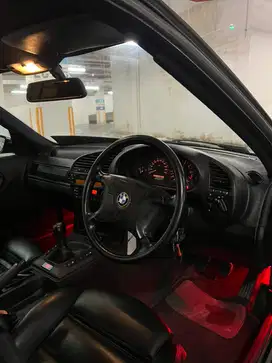 BMW 323i 1998 Bensin