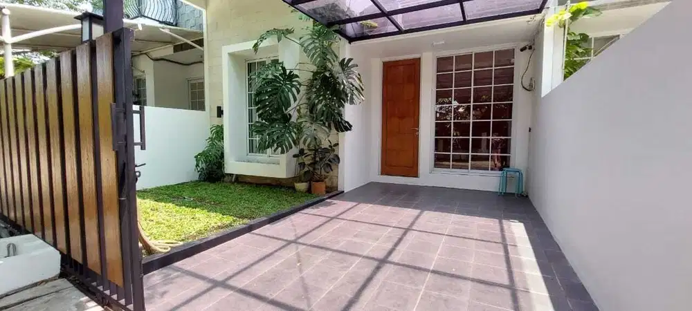 Hunian Mewah di Nusa Loka BSD, 3 KT, Dapur Modern & Taman Indah !