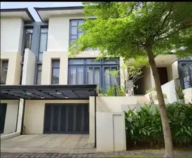 Rumah Mewah Navapark BSD with Private Pool