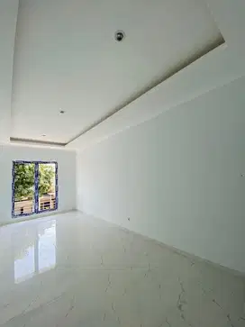 Rumah Bagus 3 Lantai Full berlokasi di Woodland Citraland 4Man