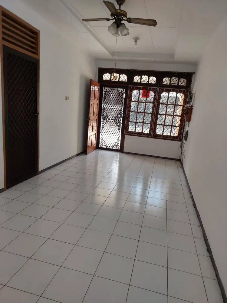 Disewakan Rumah Siap Huni 2Lt di Janur Asri,Kelapa Gading Jakut