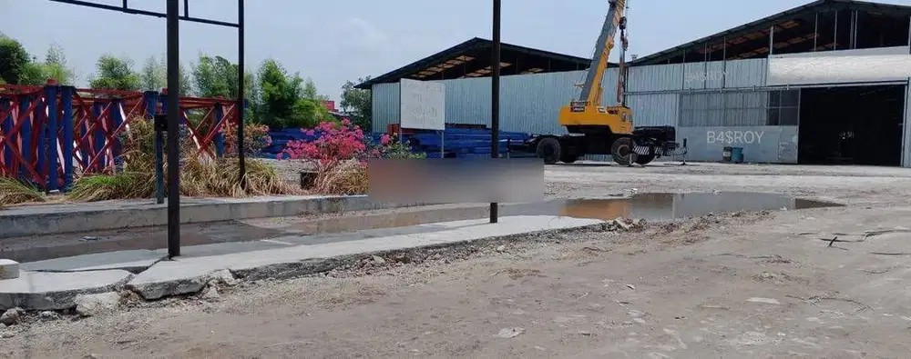 Eks Pabrik di Jalan Tipar Cakung Jakarta Timur