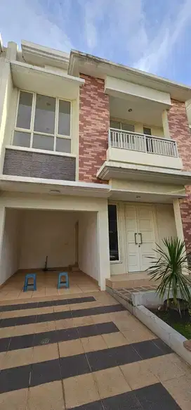 Dijual Rumah Siap Huni, At Cluster Faraday Gading Serpong