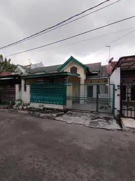 Jual rumah di Boulevard Hijau, Harapan Indah Bekasi