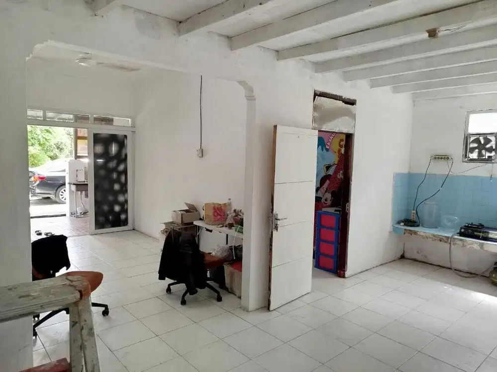 Dijual cepat rumah satu lantai hanya 5 menit ke stasiun Jurang Mangu