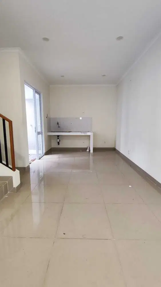 Dijual Cepat Rumah  2 lantai  Di Cluster Agnesi, Gading Serpong