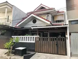 Rumah 2lt siap huni luas 10x20 200m2 type 5KT Kayu Putih Jakarta Timur