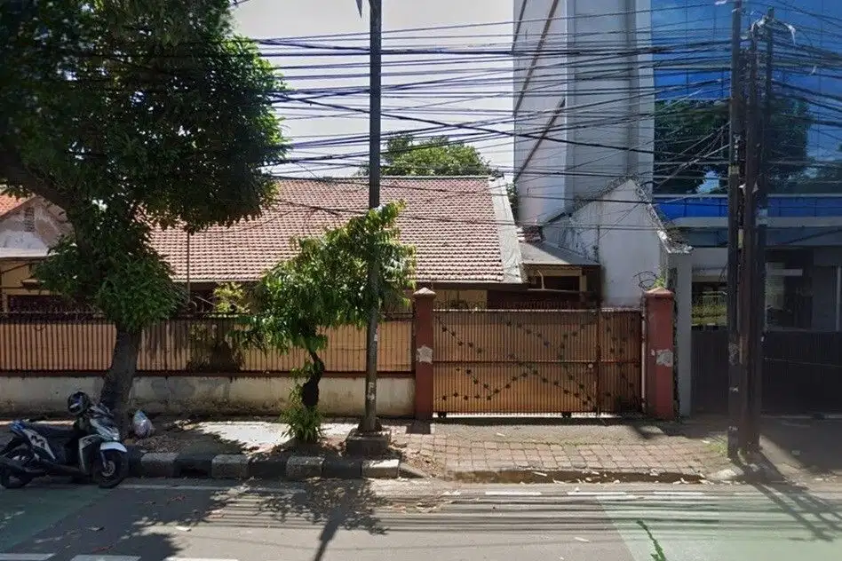 Rumah Di KH Abdullah Syafei Tebet, Hanya 11 Menit ke Tol Tebet