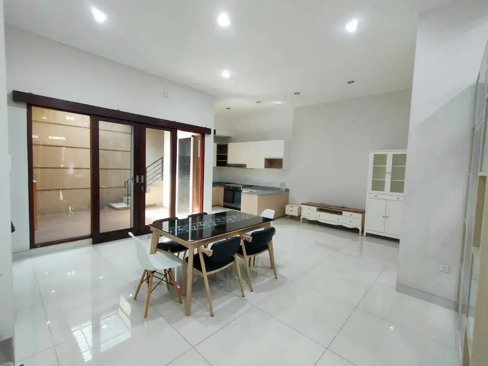 JUAL RUMAH CANTIK DAN BAGUS DI BATUNUNGGAL