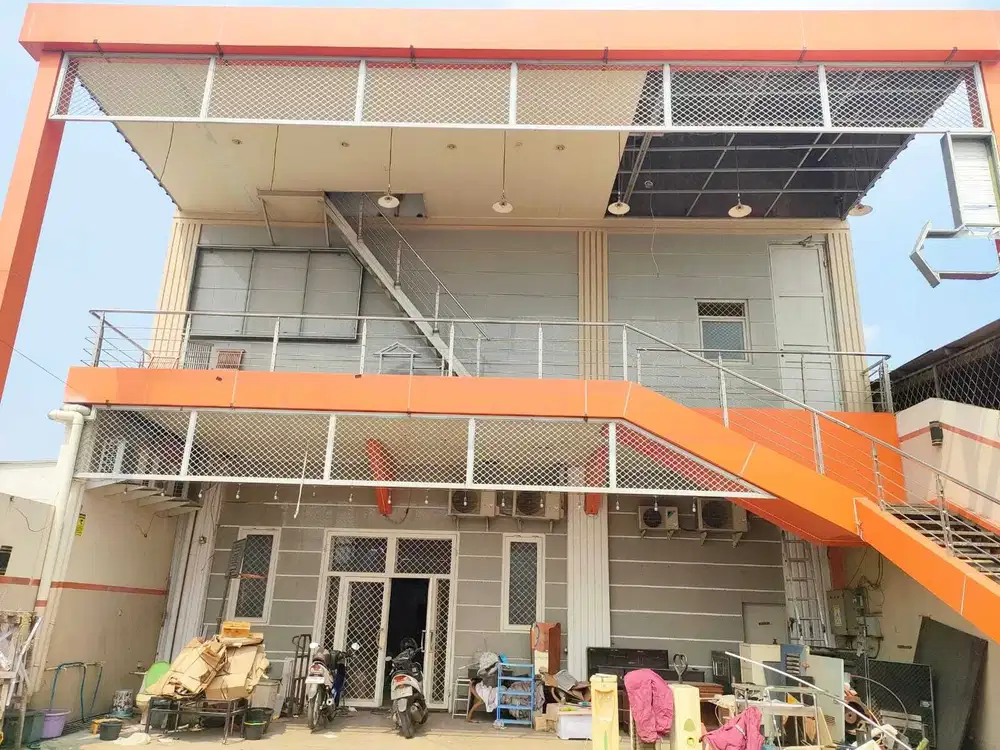 Disewakan gedung bagus 3.5 lantai di narogong bekasi