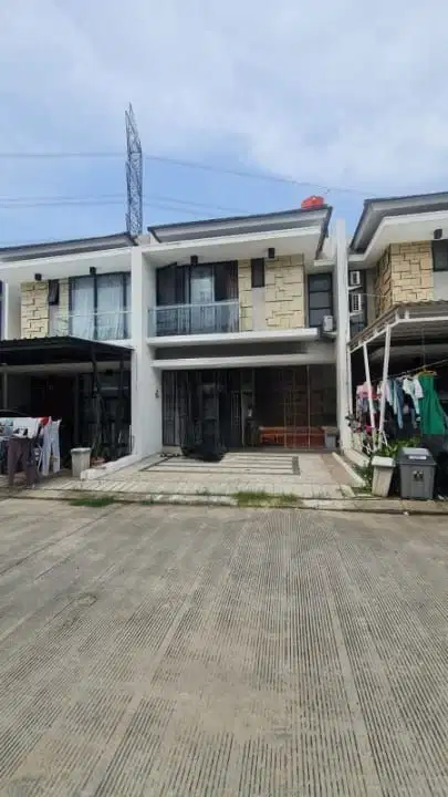 Rumah Full Renovasi Dekat ClubHouse di Golden City Bekasi