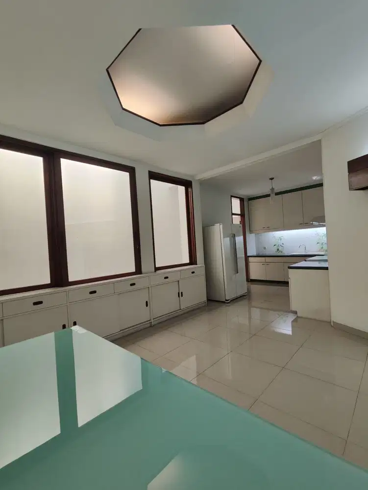 Rumah mewah strategis di Taman Duta - Pondok Indah Jakarta Selatan