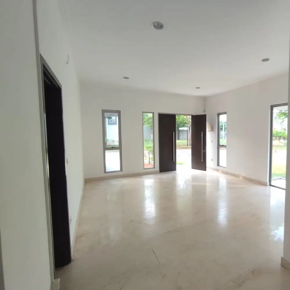 Dijual rumah hoek golf island pik