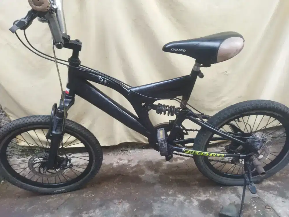 Sepeda BMX 20inch