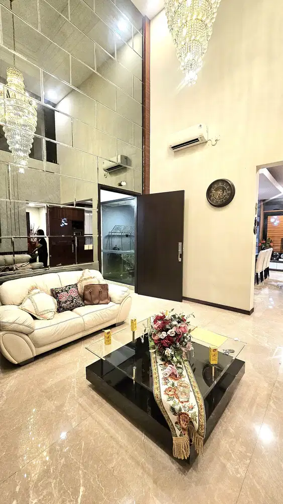 Rumah Hook yang Cantik, Nyaman, Halaman Luas di Lancewood Nava Park BS