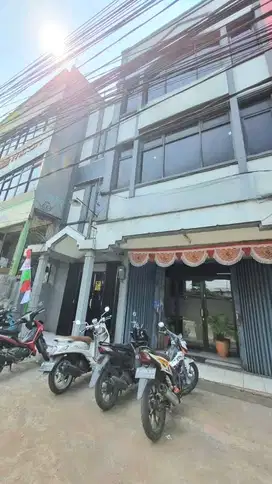 Ruko 3 lantai pinggir jalan raya Kali Malang