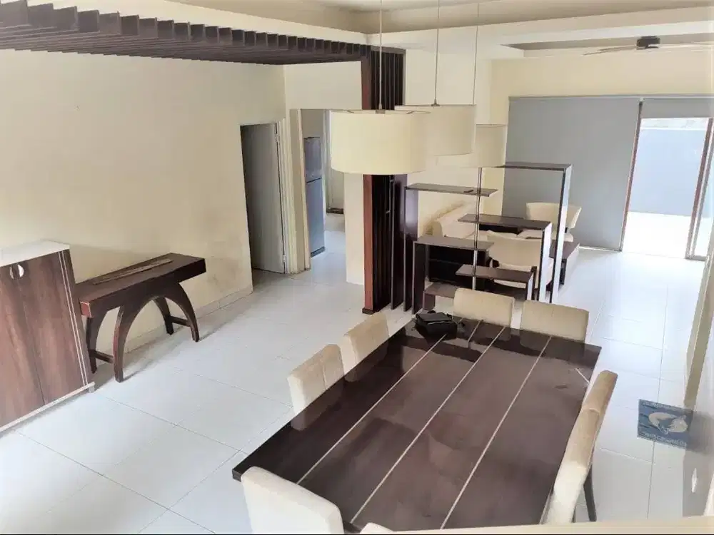 Rumah full furnished & renoved 9x17 type 4KT cluster depan Jakarta Gar