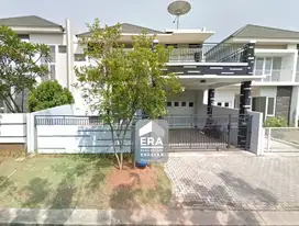 Rumah dijual murah di jalan Boulevard Kota Wisata Cibubur