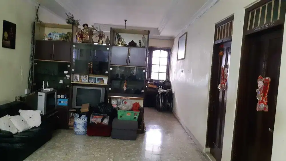 Dijual Rumah Luas Hook di Kebon Jeruk, Jakarta Barat