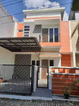 dijual rumah bagus 2 lantai shm di harapan indah 1 bekasi