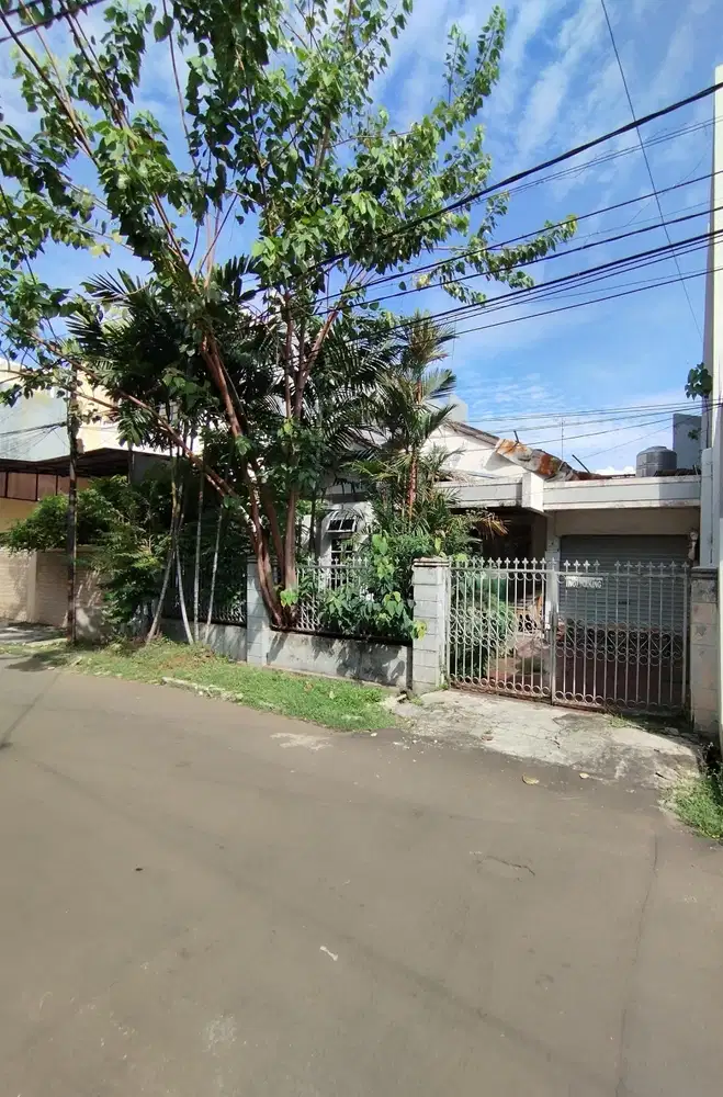 Dijual rumah tua di Kelapa Nias, Kelapa Gading
