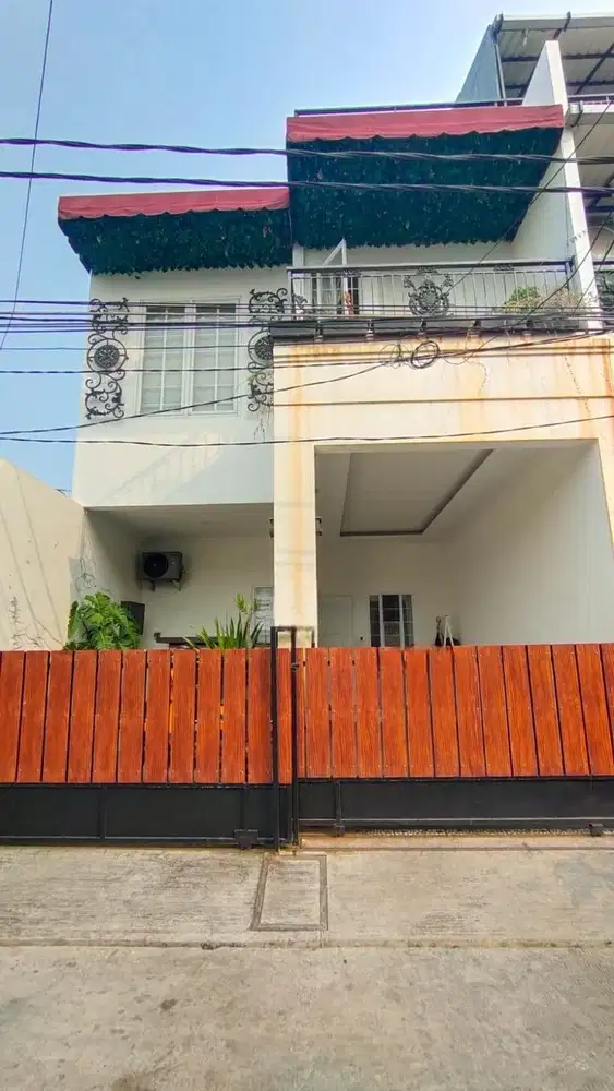 Rumah 2 Lantai di Duri Mas Duri Kepa, 10 menit ke Tol Kebon Jeruk