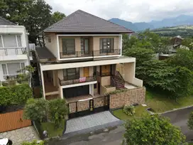 Rumah Mewah Sentul City, Kolam Renang & View Gunung – 7 M