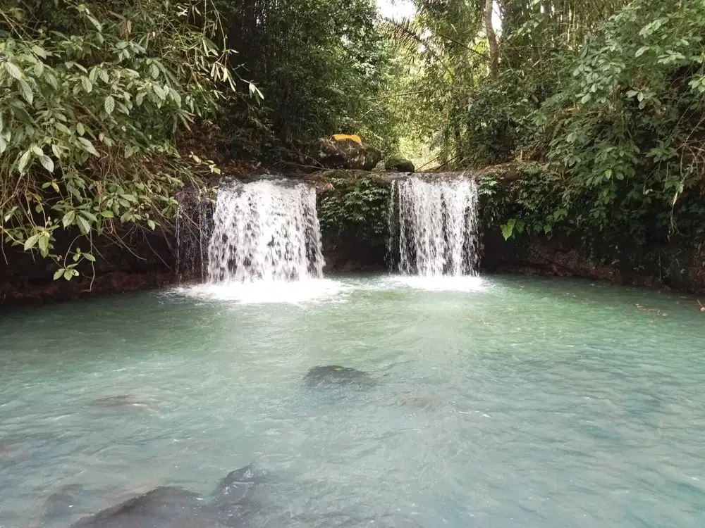 Tanah kebun dengan air terjun dan sungai desa wisata gunung salak
