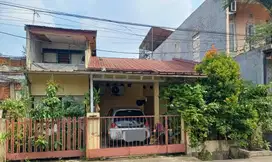 Rumah di Pela Mampang Jakarta Selatan